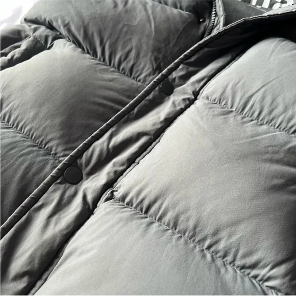 Aritzia Super Puff Vest in Dark Shadow - Picture 5 of 9